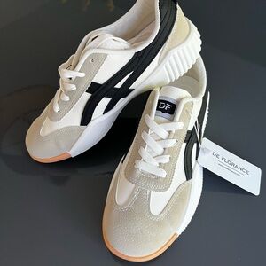 Ultra-comfortable Vintage Style Sneakers size 8